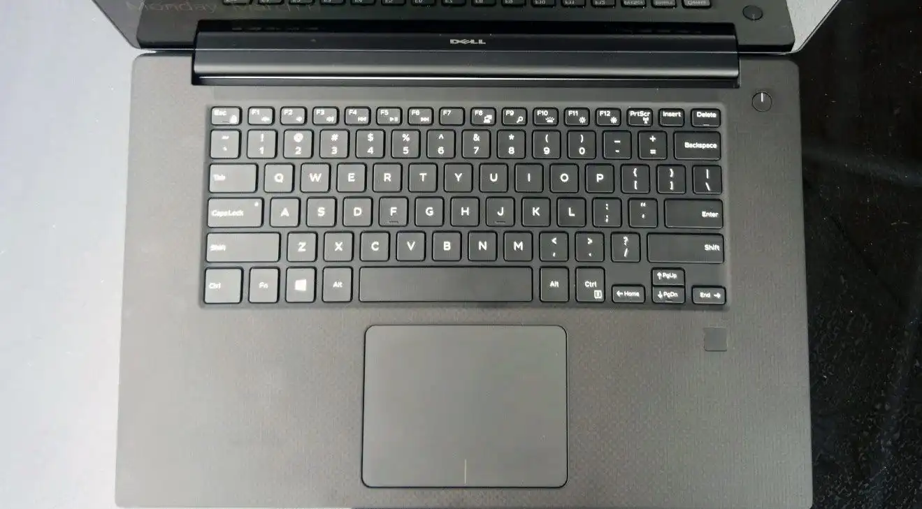 Dell-XPS-15-9560